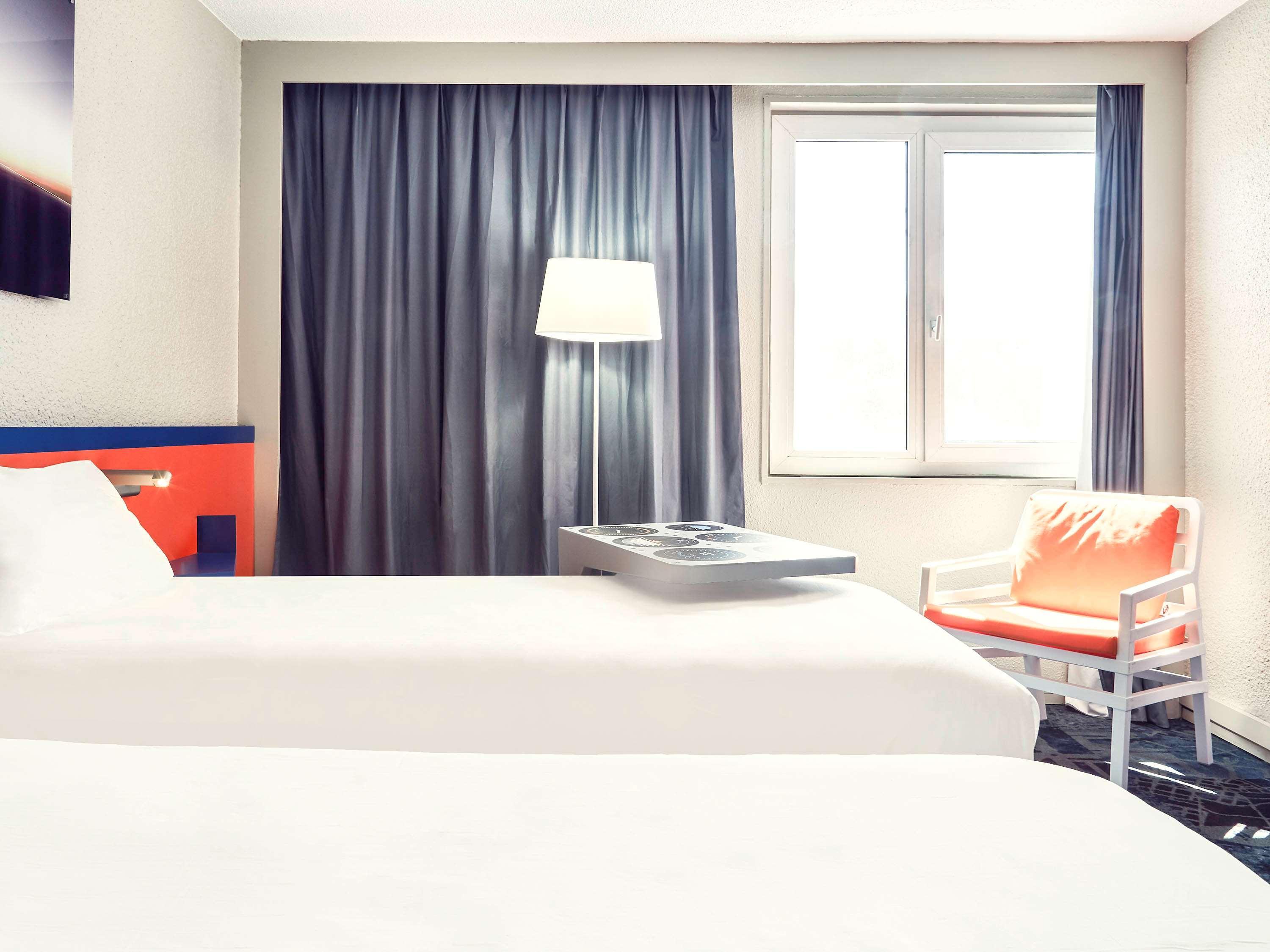 Ibis Styles Marseille Aeroport Hotel Vitrolles  Bagian luar foto