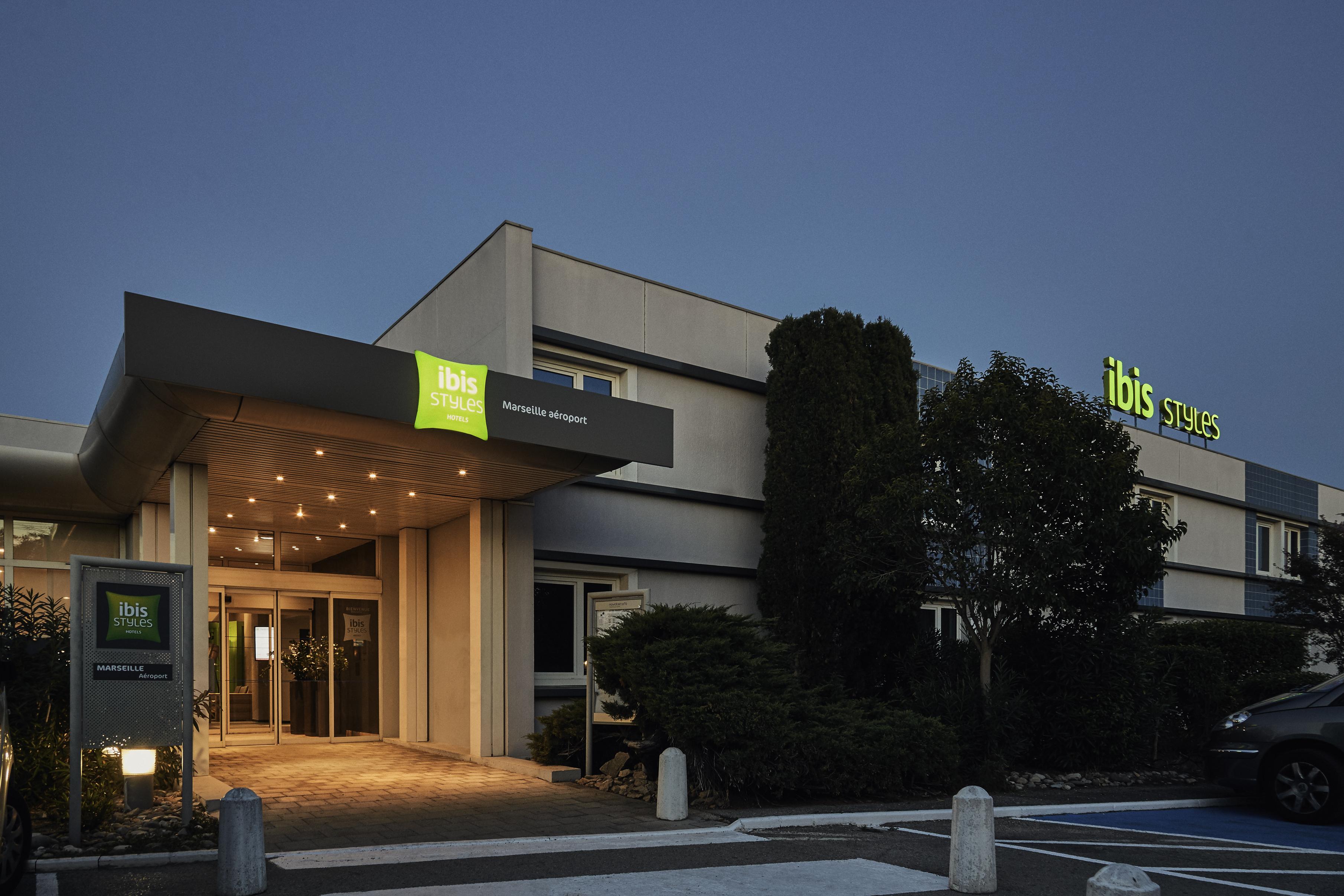Ibis Styles Marseille Aeroport Hotel Vitrolles  Bagian luar foto