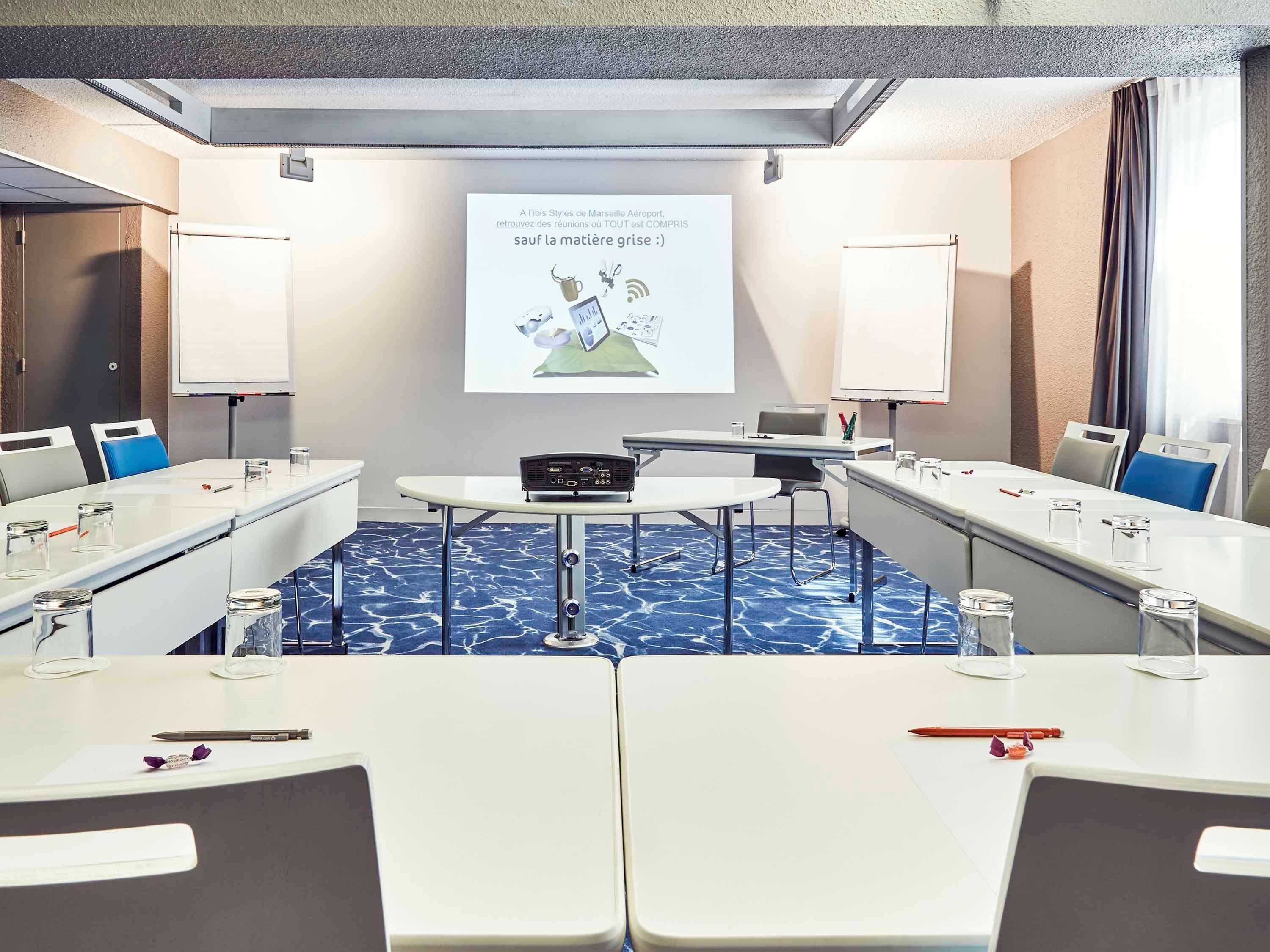 Ibis Styles Marseille Aeroport Hotel Vitrolles  Bagian luar foto