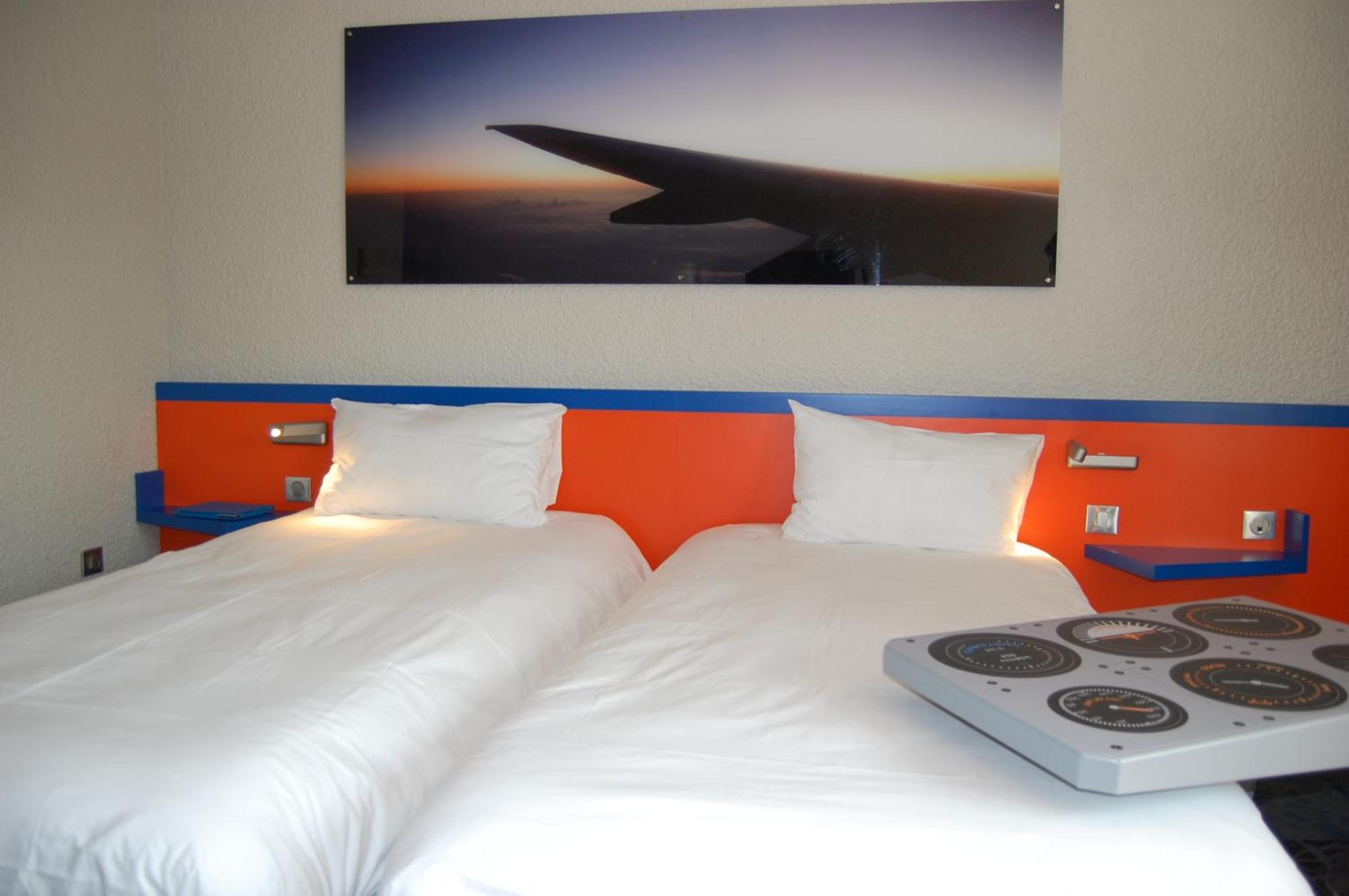 Ibis Styles Marseille Aeroport Hotel Vitrolles  Bagian luar foto